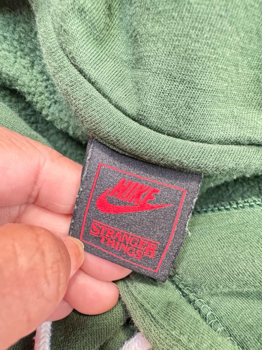 Nike x Stranger Hoodie Men's Large Green Cotton Hawkins Phys Ed Pullover Stretch - Picture 2 of 11